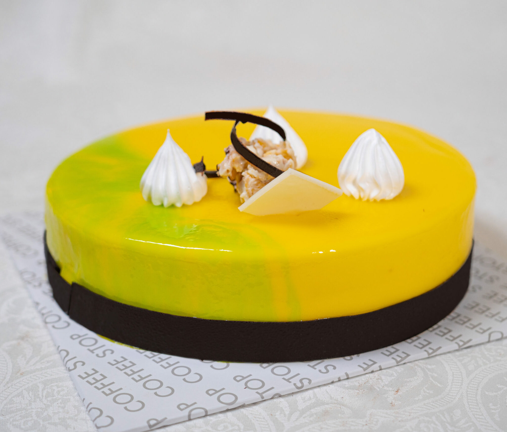 White Passion Cake - Shirohana Flowers